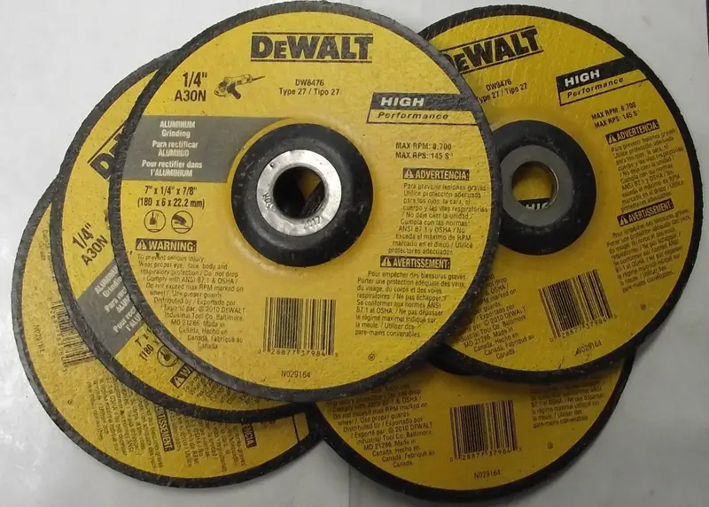 DeWalt DW8476 High-Performance Aluminum Oxide Grinding Wheels – 7″ x 1/4″ x 7/8″, 5-Pack