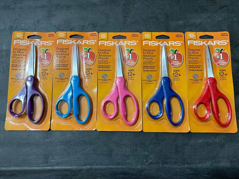 Fiskars 7″ Student Scissors for Ages 12+ – Durable, Assorted Finishes