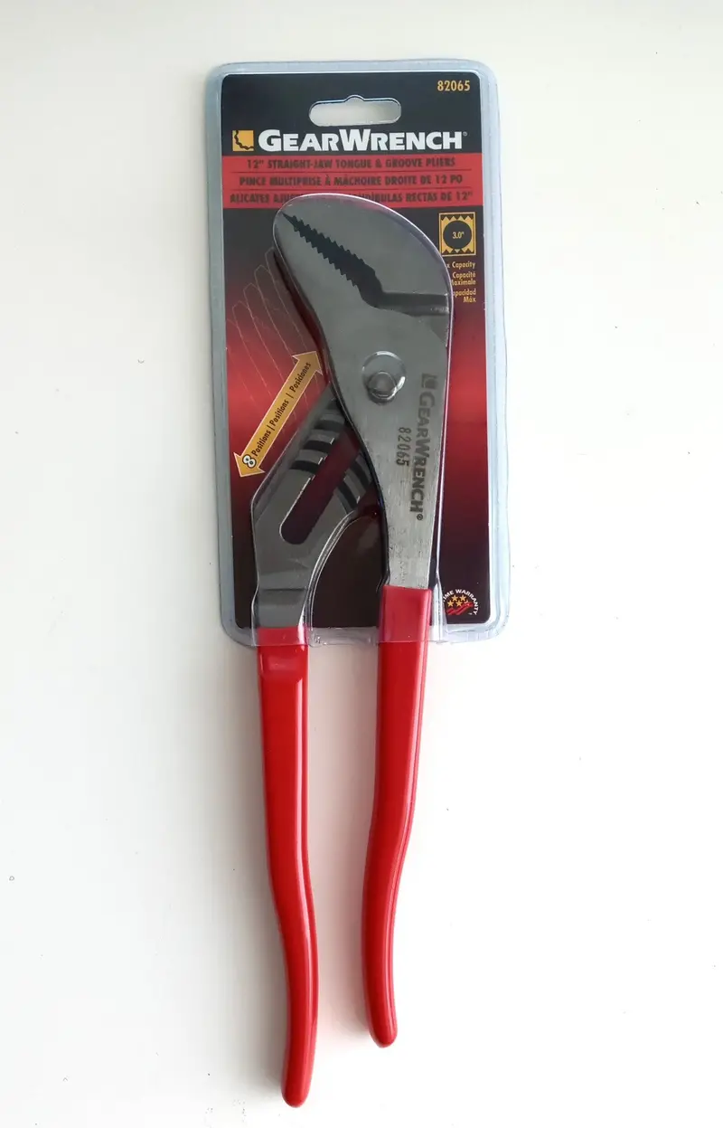 GearWrench V-Jaw Tongue-and-Groove Pliers – 12″ Dipped-Handle Design for Secure Grip