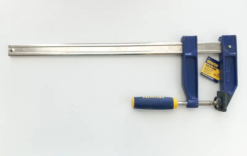 IRWIN Heavy-Duty Bar Clamp – 18-Inch Capacity, 4-7/8-Inch Throat Depth, 1,150 lb Clamping Force (Model 223218)