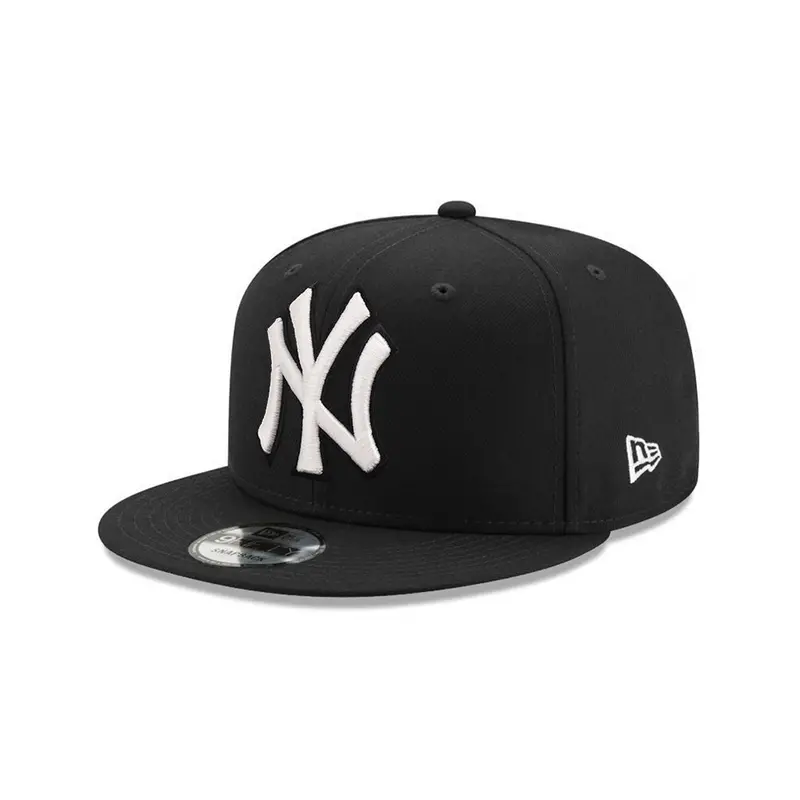 New York Yankees Clean Black-on-White MLB Logo Snapback