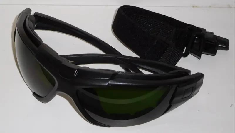Radians Cuatro Safety Glasses – Clear Lens, UV-Protective Polycarbonate Frames
