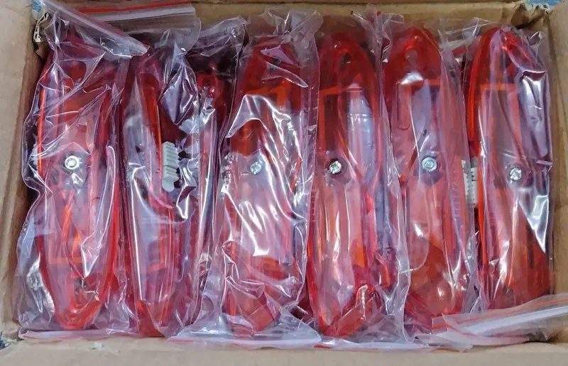 Standard Retractable Utility Knife – Red Plastic Handle, 50-Count Bulk Pack
