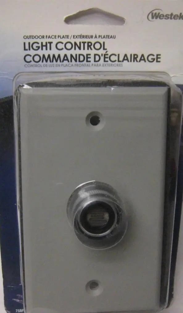 Westek #758FPCTCC-4 Outdoor Light Control Faceplate – Weatherproof Twist-Lock Design